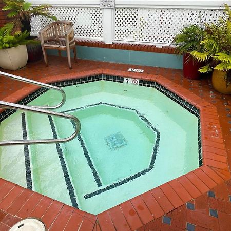 Inn On Summerhill Съмърленд Екстериор снимка